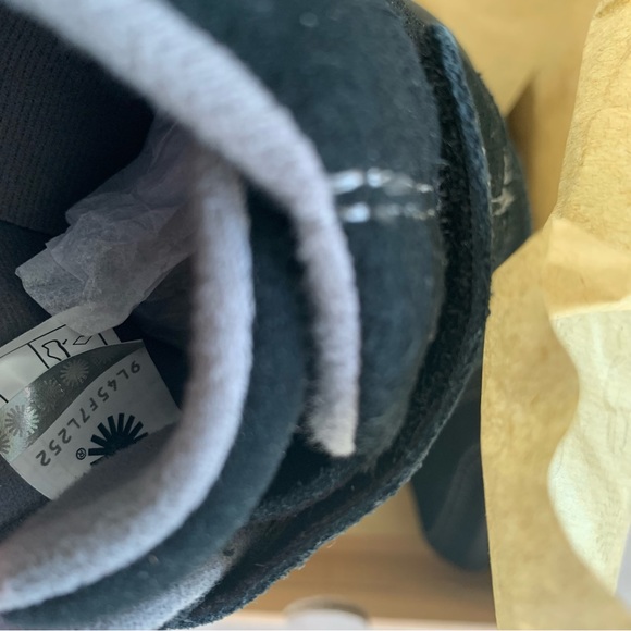 UGG Black K Kegan Shoes•Size 3•NEW - Picture 6 of 7
